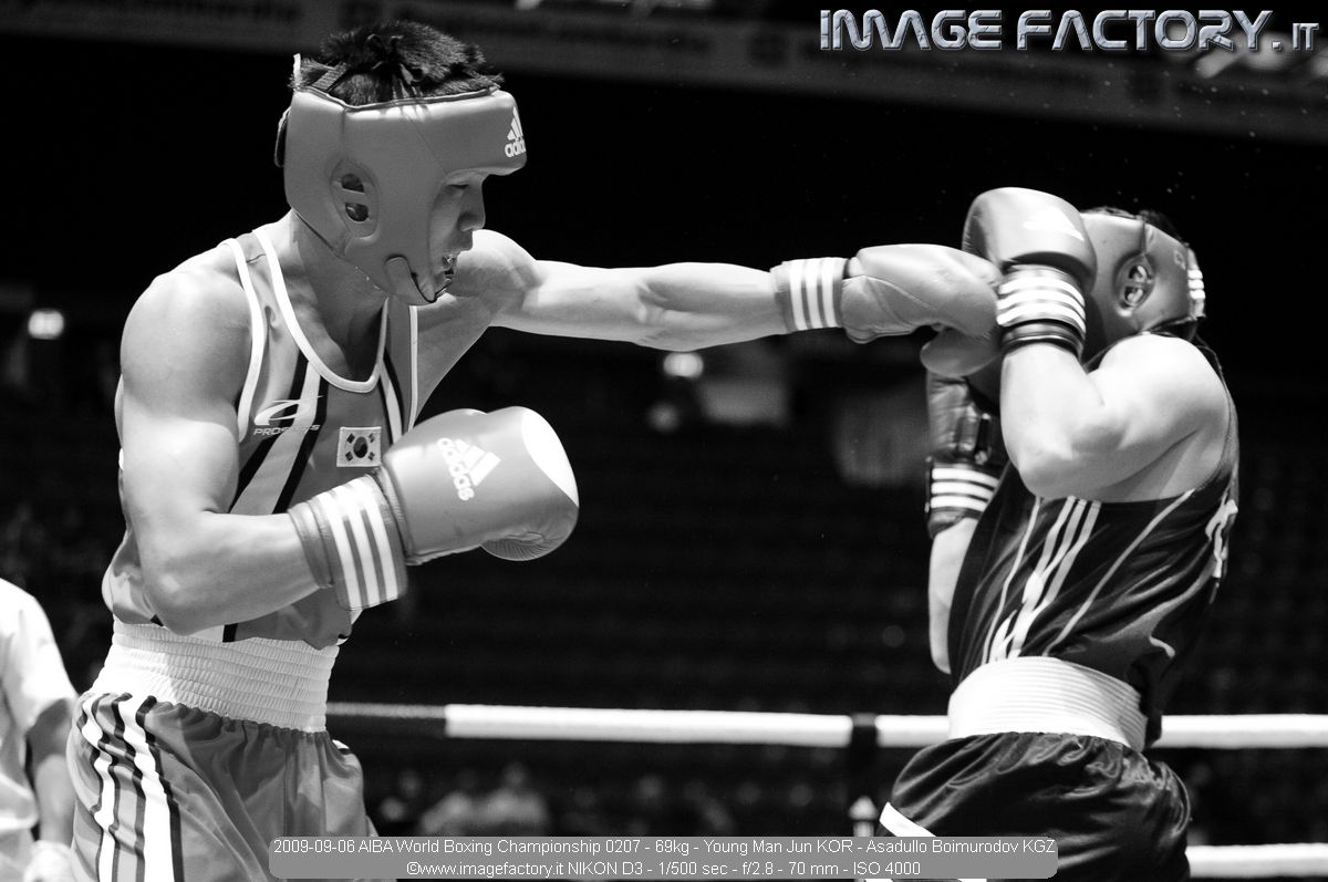 2009-09-06 AIBA World Boxing Championship 0207 - 69kg - Young Man Jun KOR - Asadullo Boimurodov KGZ